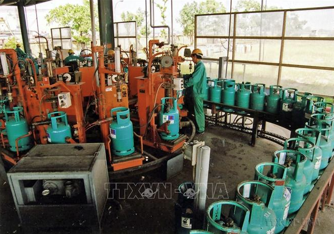 Giá gas bán lẻ tăng từ ngày 1-2